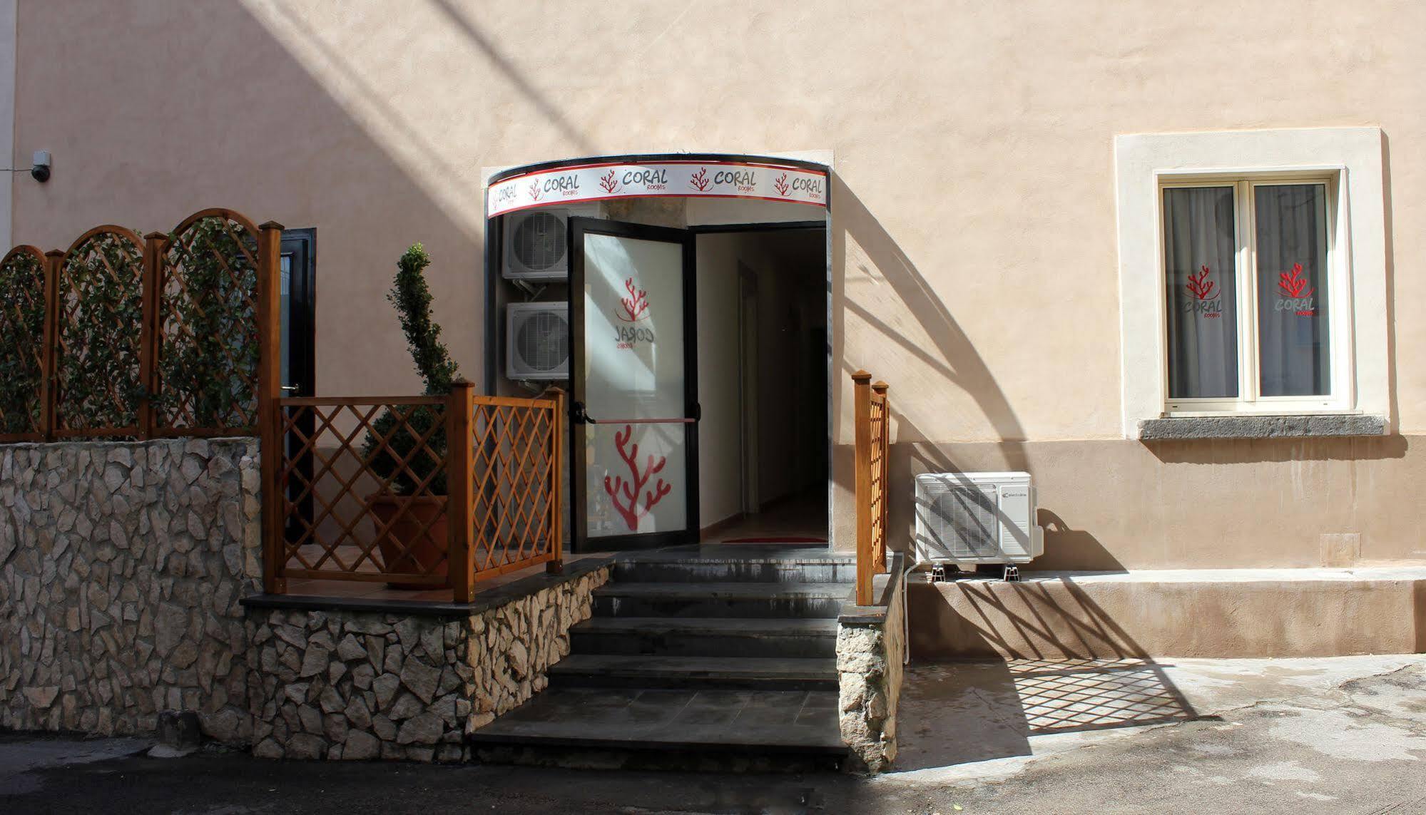 Coral Rooms Torre del Greco Buitenkant foto